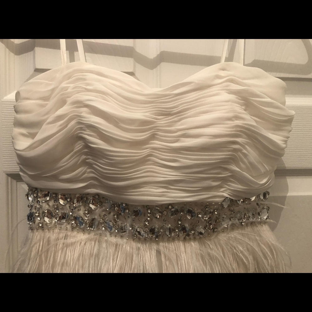 White strapless dress - Picture 2 of 7